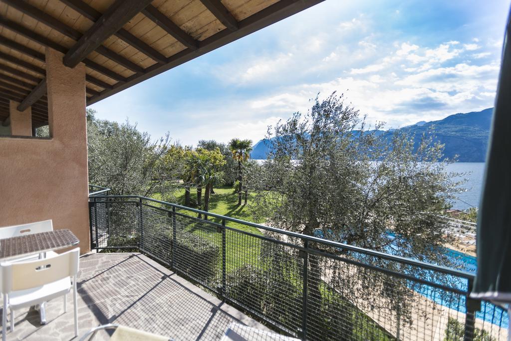 Residence Parco Lago Di Garda Мальчезіне Екстер'єр фото
