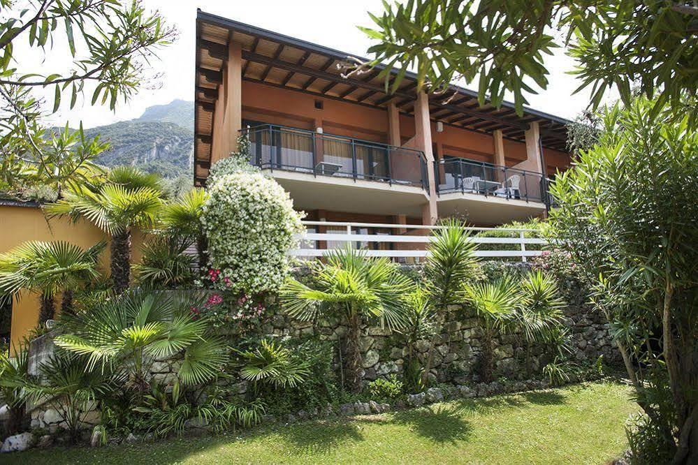 Residence Parco Lago Di Garda Мальчезіне Екстер'єр фото