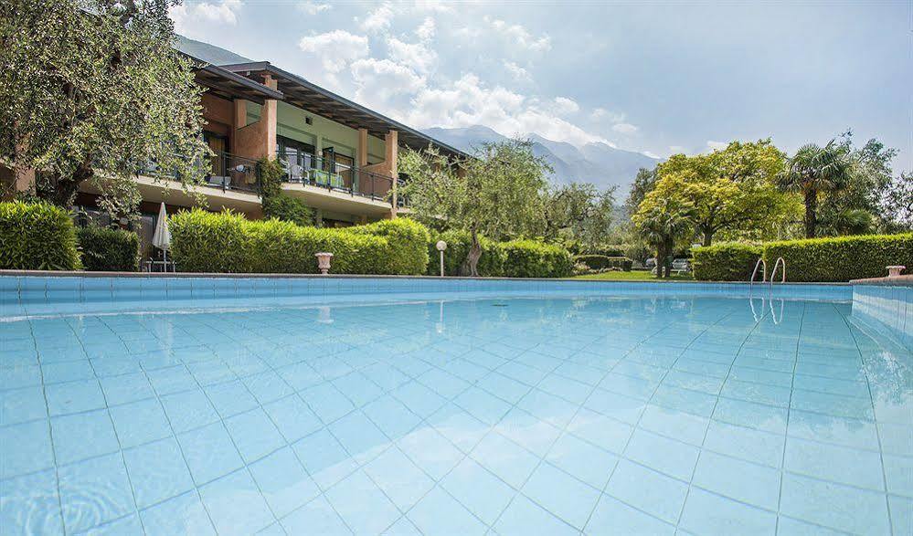 Residence Parco Lago Di Garda Мальчезіне Екстер'єр фото