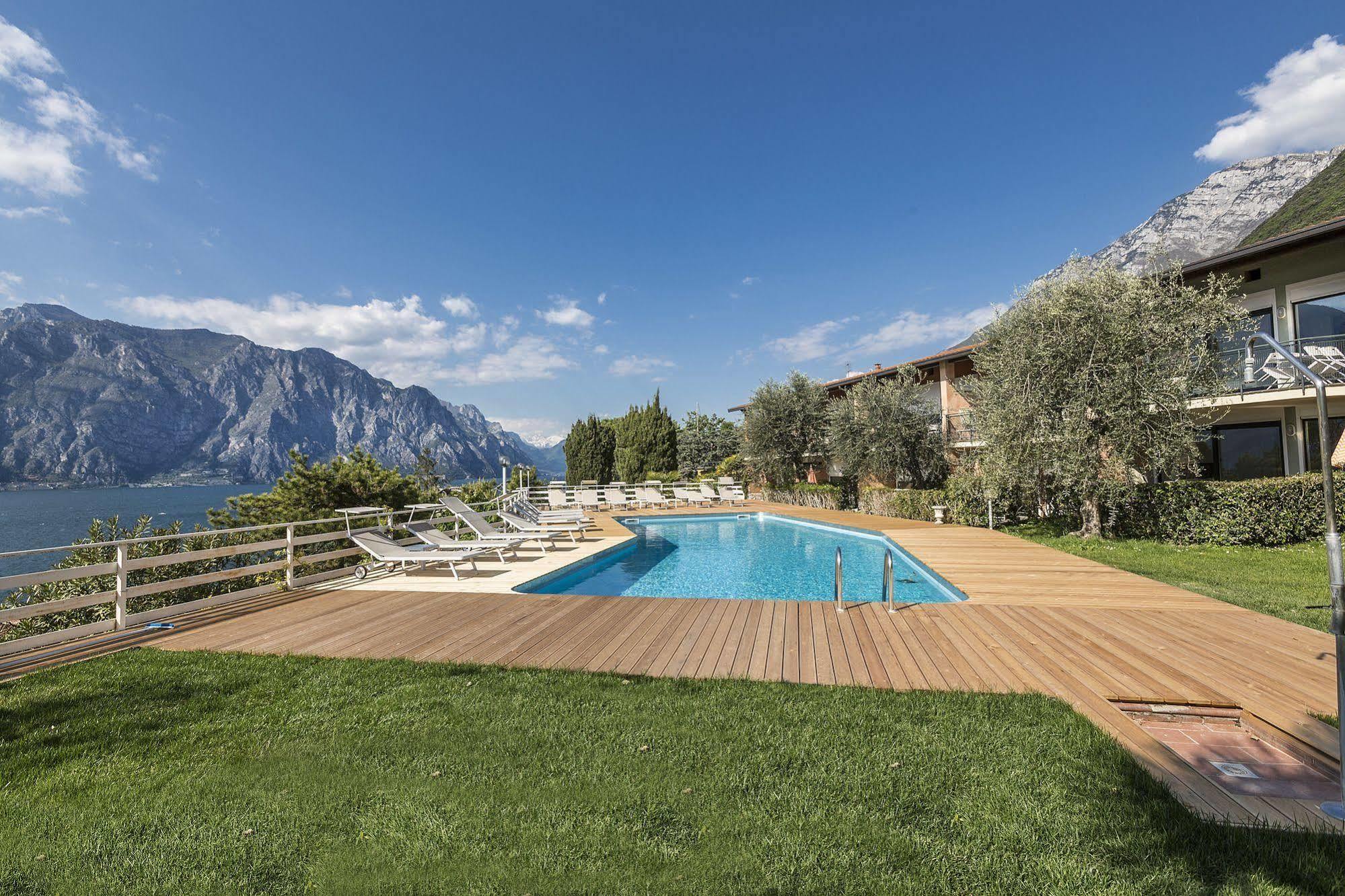 Residence Parco Lago Di Garda Мальчезіне Екстер'єр фото