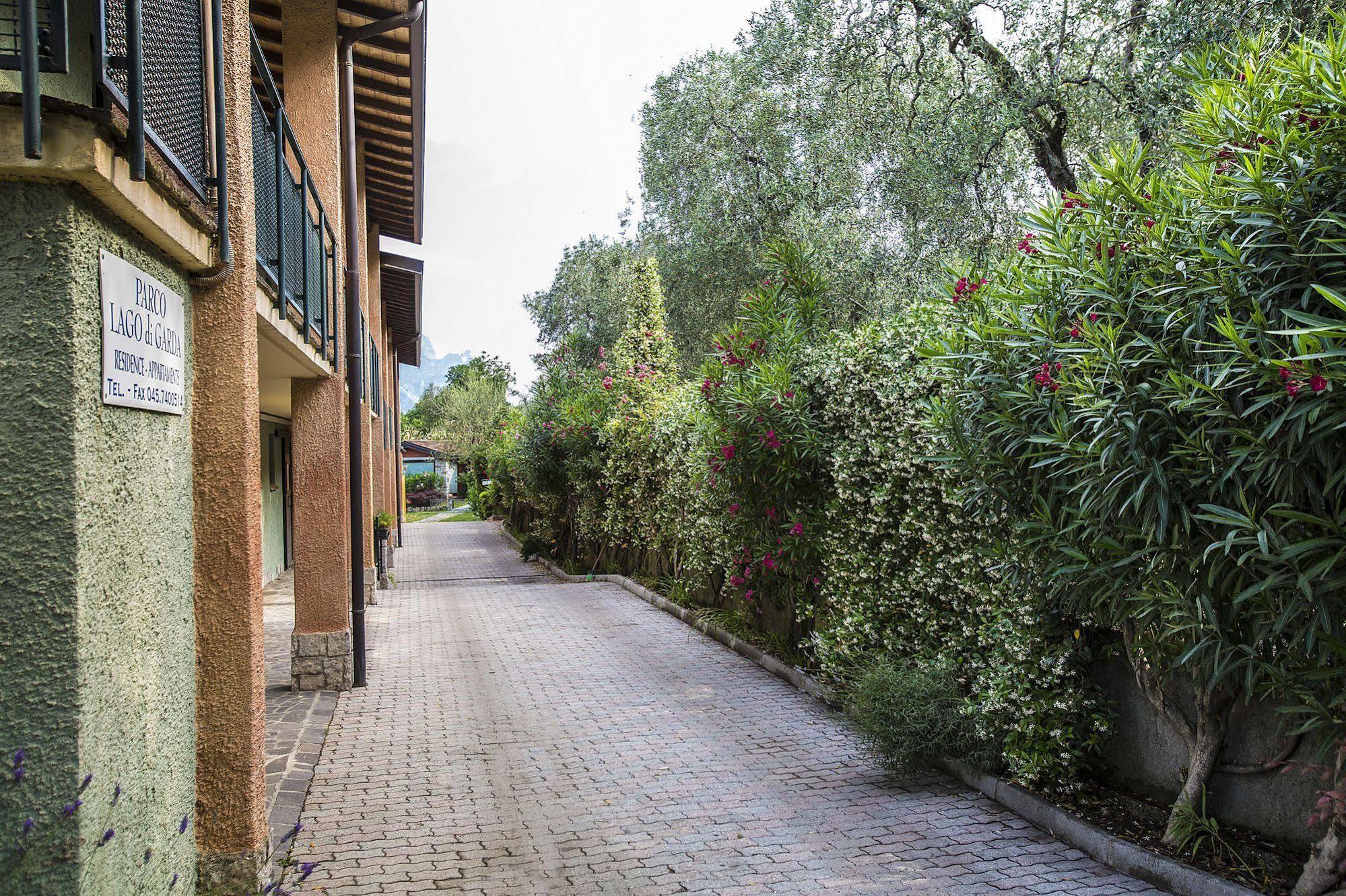 Residence Parco Lago Di Garda Мальчезіне Екстер'єр фото