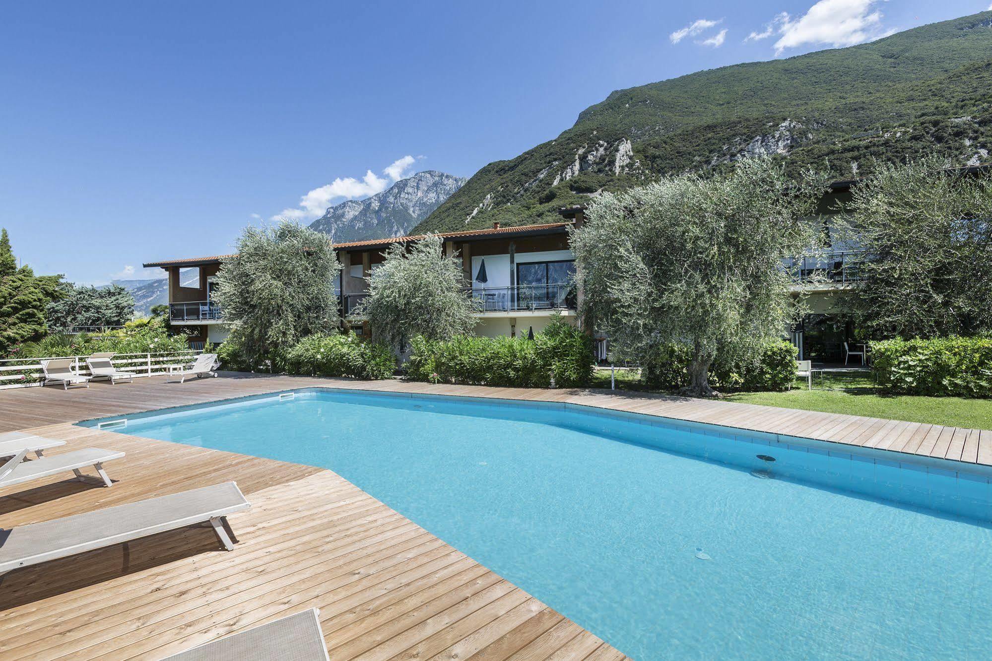Residence Parco Lago Di Garda Мальчезіне Екстер'єр фото