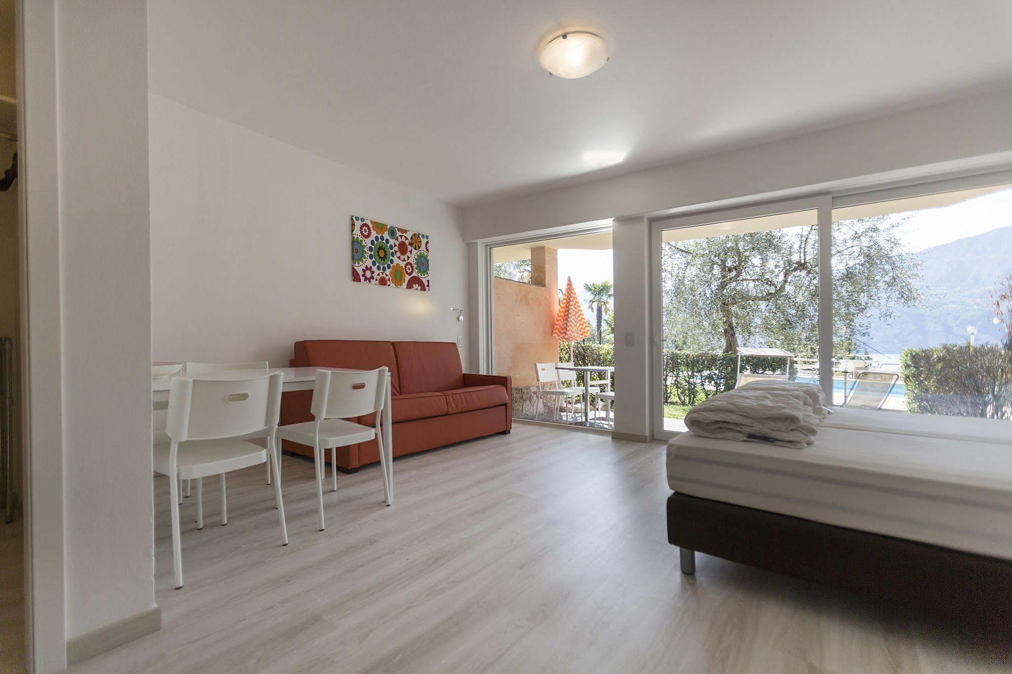 Residence Parco Lago Di Garda Мальчезіне Екстер'єр фото